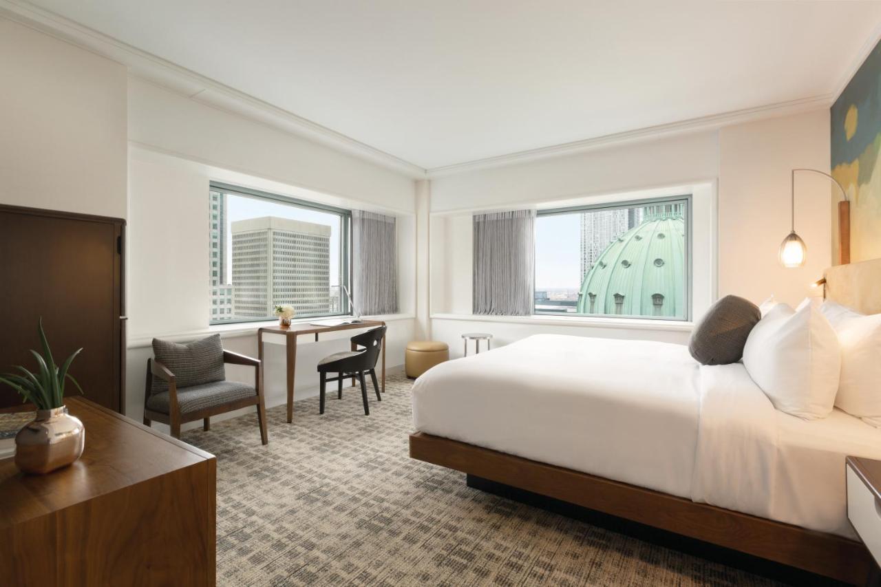 Fairmont The Queen Elizabeth Hotel